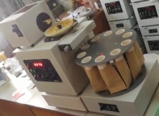 Máy đếm hạt tự động điện tử